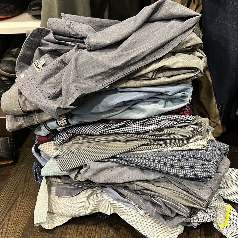lot of 21 men’s long sleeve dress shirts